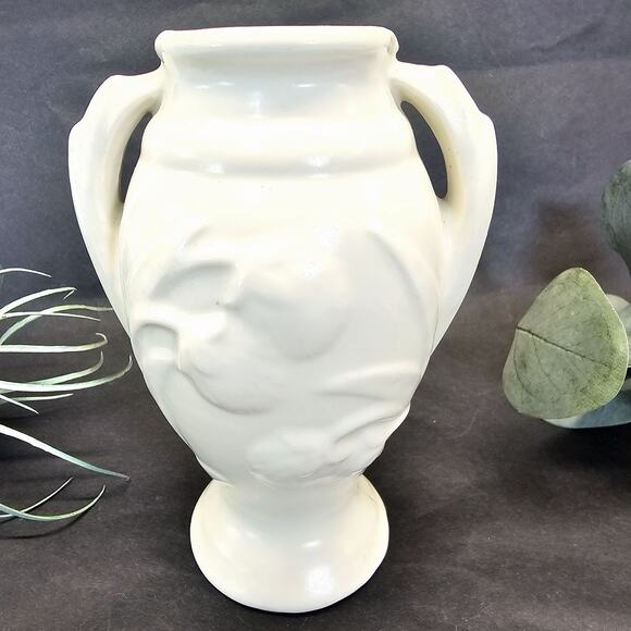 Shawnee Art Pottery? Vintage Bud Vase Ceramic EMBOSSED Berries Cream Handles MCM - Picture 1 of 6